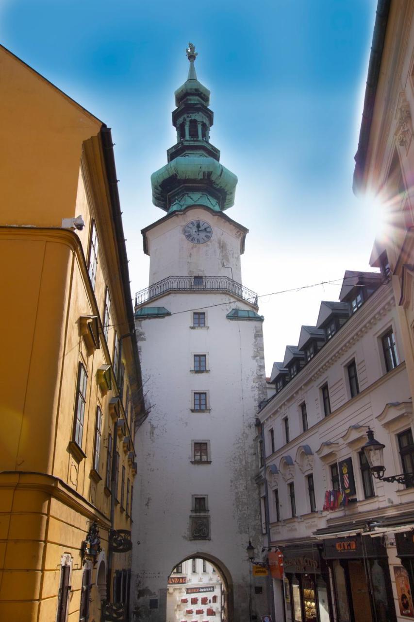 Safestay Bratislava Presidential Palace Exterior foto